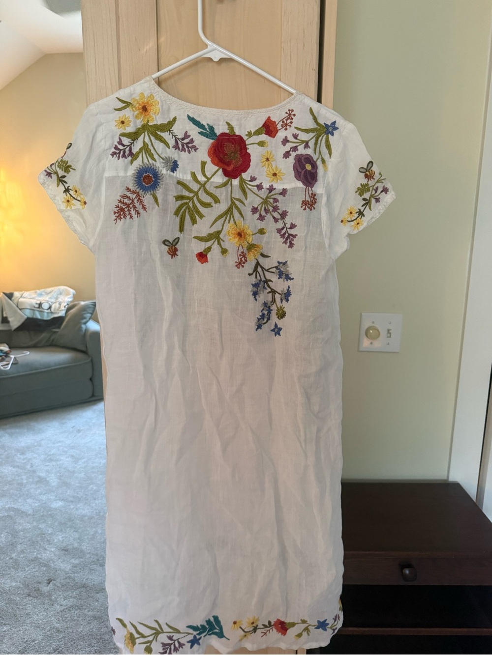 Johnny Was embroidered white top with multicolor floral stitching - Picture 3 of 3